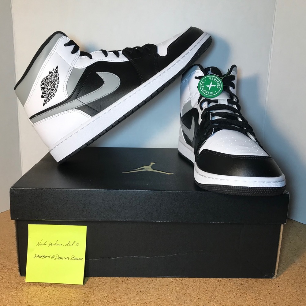 Jordan 1 Mid “Whit Shadow”